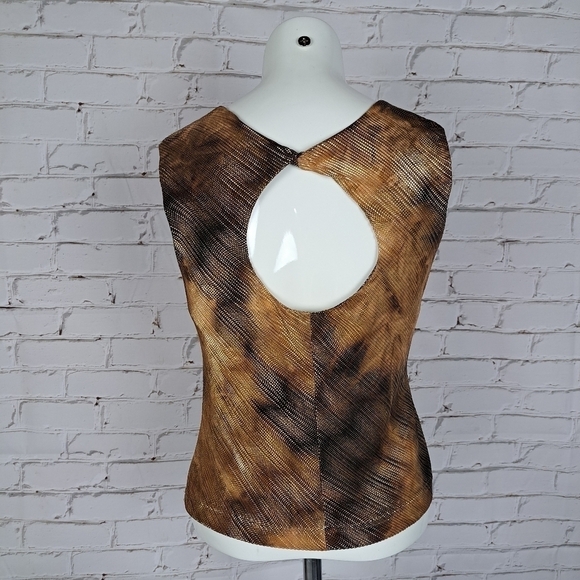 VINTAGE Lori Ann Gold Tone Cut out Tank Top - Picture 6 of 10